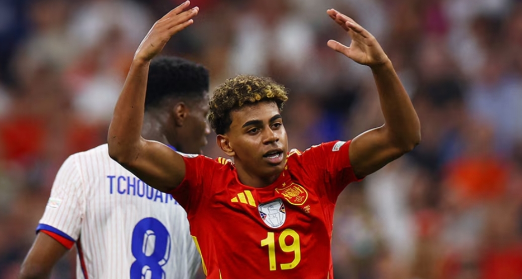 雷火电竞下载-西班牙队在场上展现出强大气势