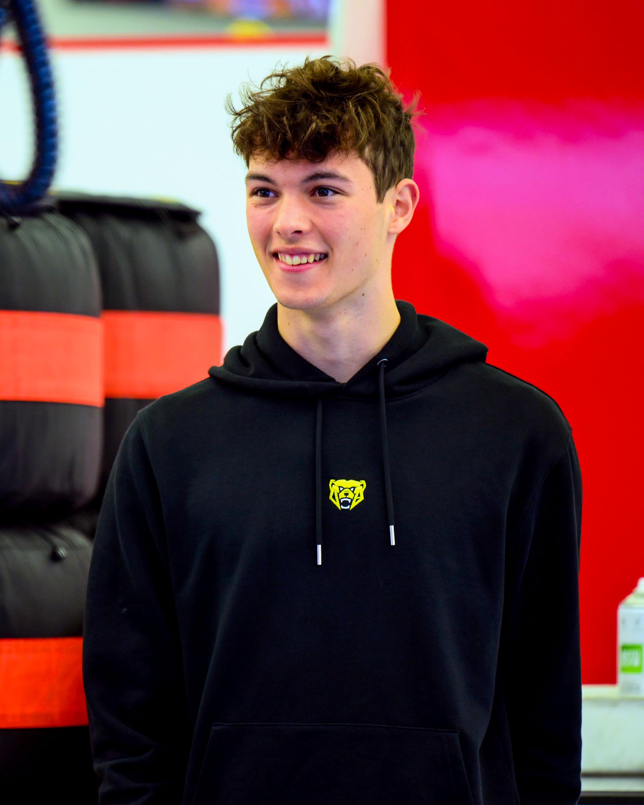 关于梅赛德斯完胜哈斯车队，皮亚斯特里扛起全队的信息