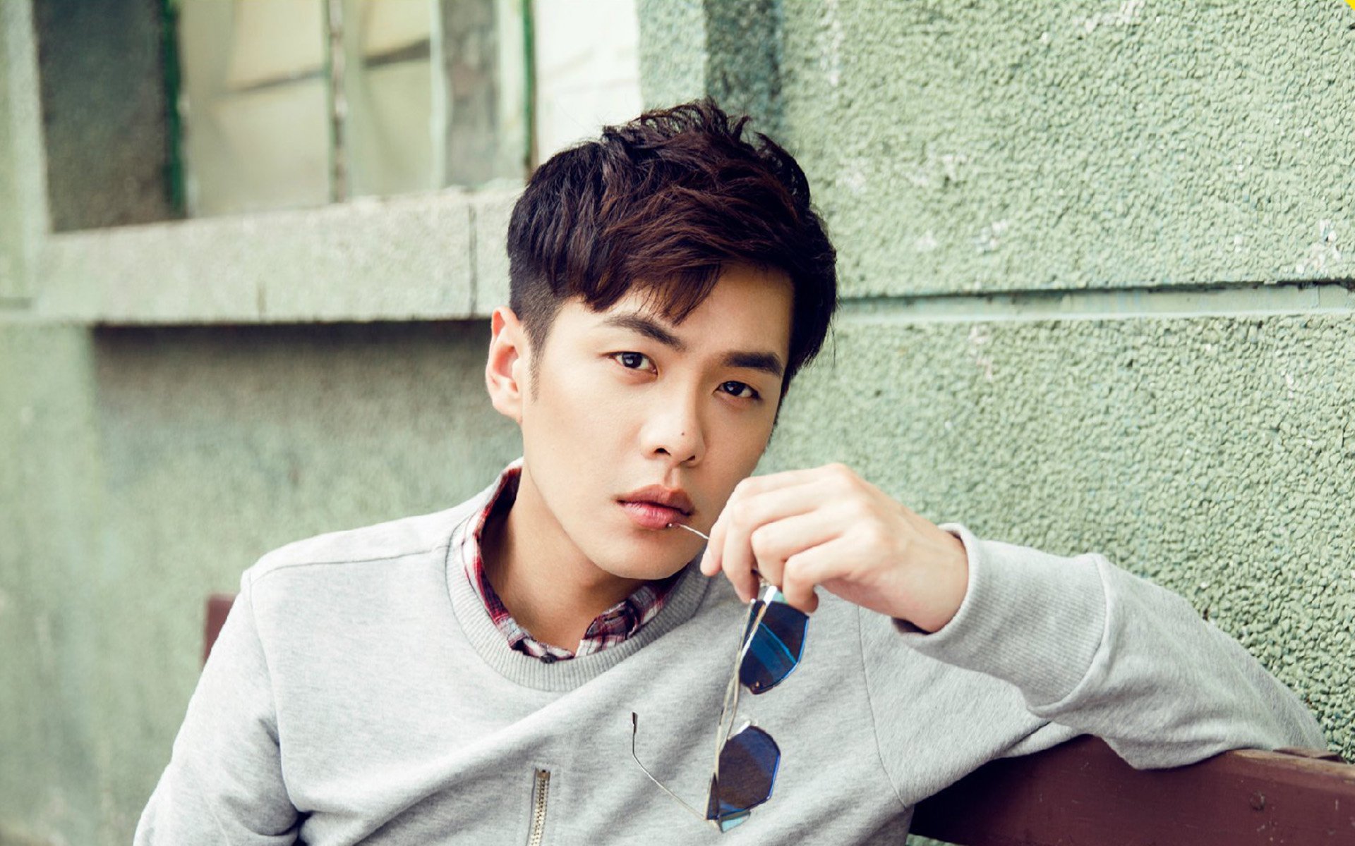 雷火电竞简介-莱万之镰，当非洲雄鹰收割奥地利战车