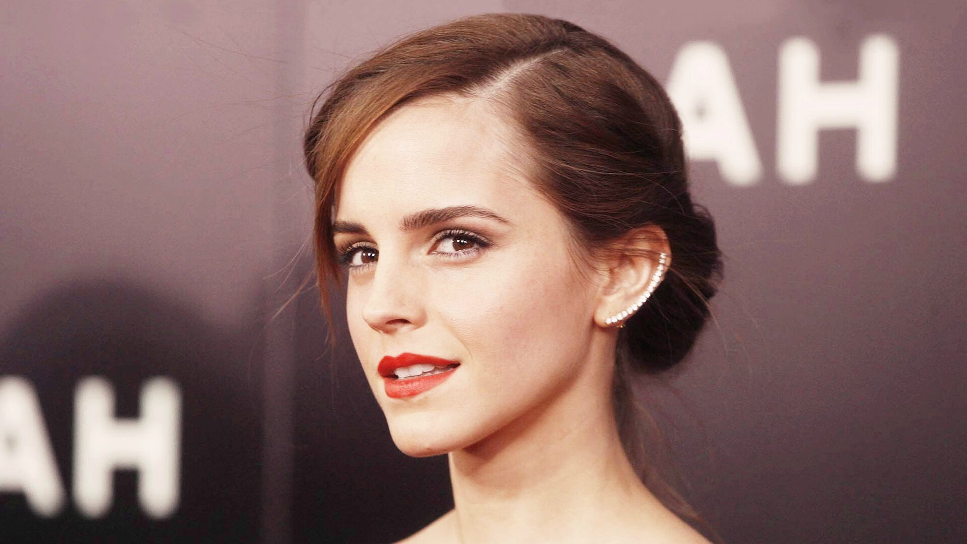 雷火电竞亚洲先驱-寂静街道与铁壁锁链，当哈利伯顿的防守艺术照亮F1之夜